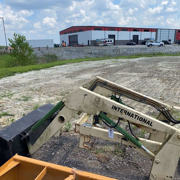 Late 70's Allied 390 Loader Attachment