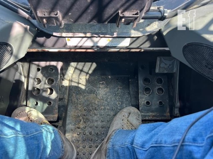 2021-bobcat-t595-image-23