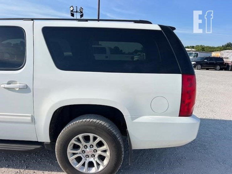 2011-gmc-yukon-xl-image-32