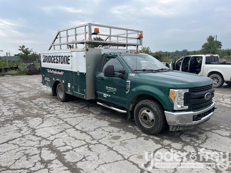 2017-ford-f350-sd-image-8