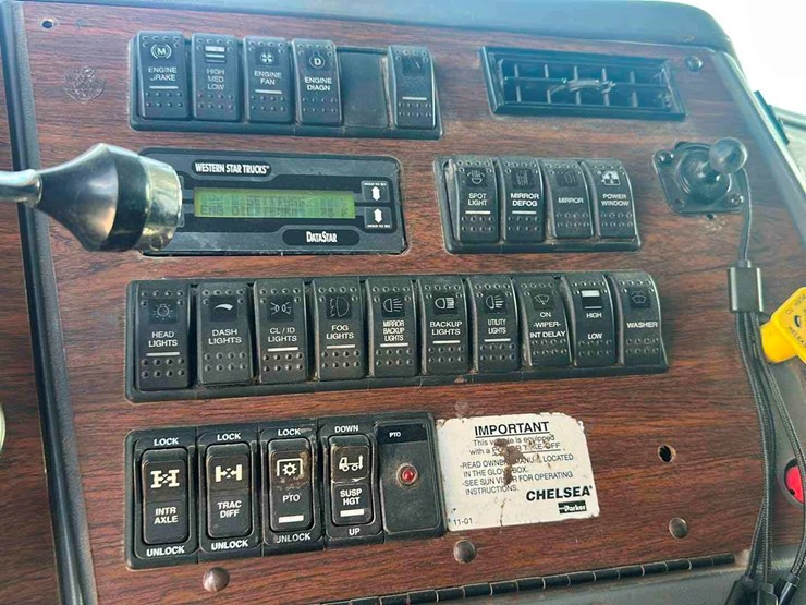 2007-western-star-4900-image-10
