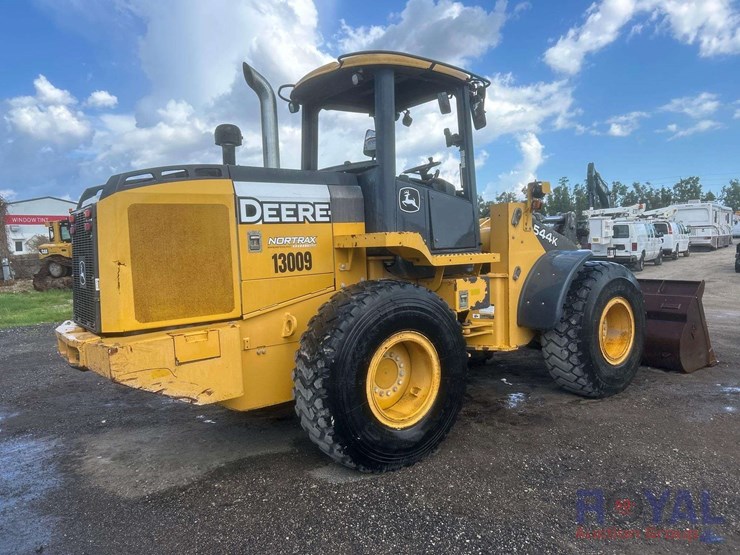 2015-deere-544k-image-4