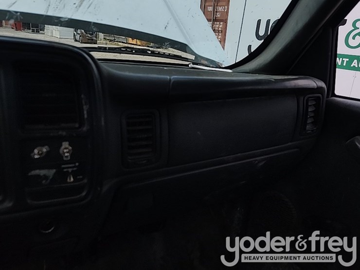 2007-chevrolet-3500-image-35