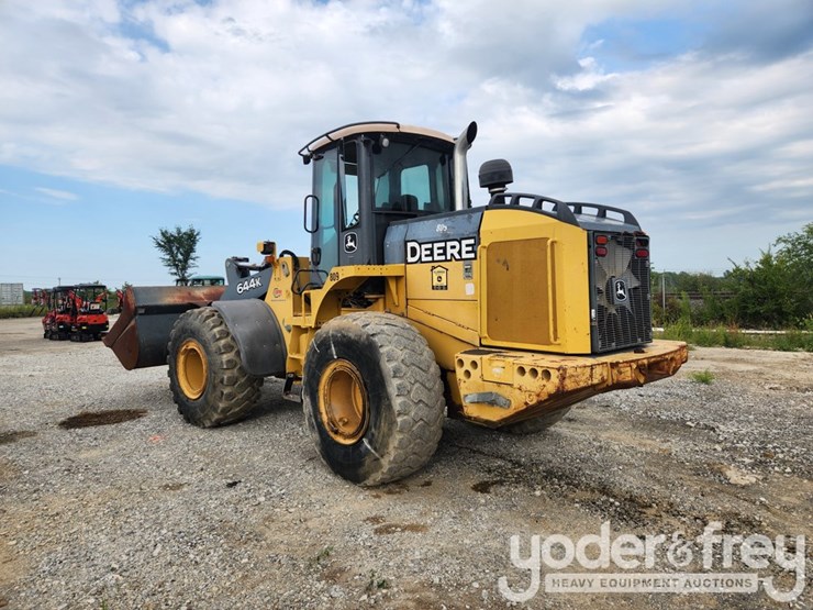 2010-deere-644k-image-5