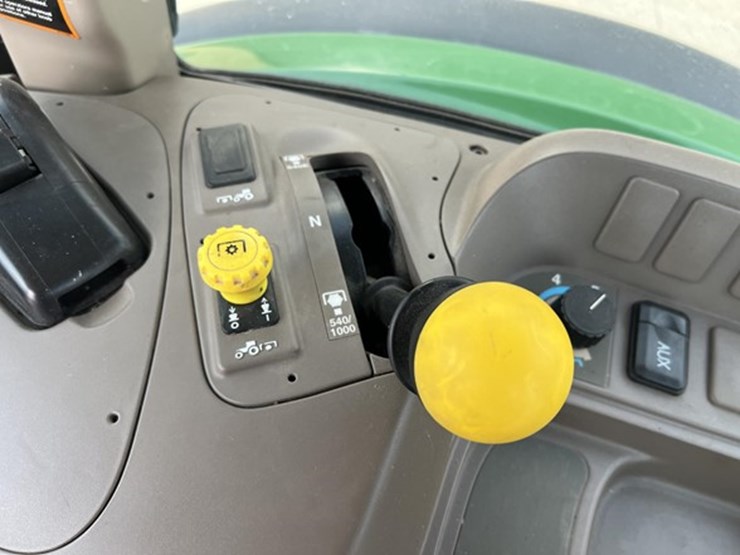 2012-john-deere-5115m-image-27