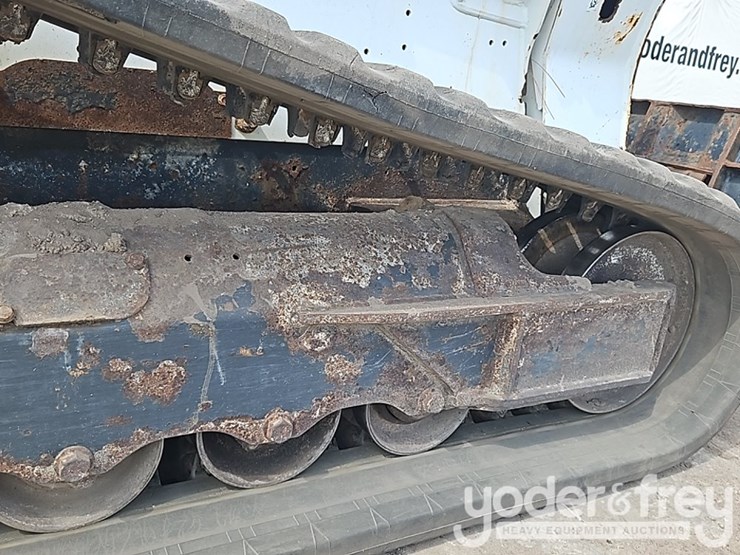 2019-bobcat-t740-image-12