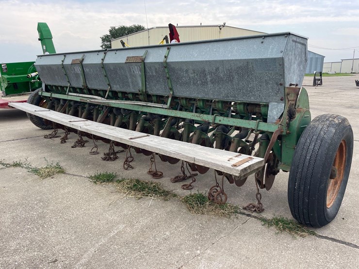 john-deere-b-image-4