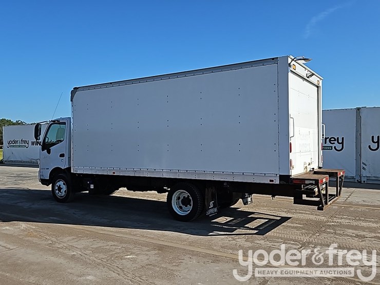 2019-hino-195-image-4