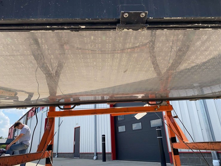 smc4000-truck-mounted-message-board-image-8