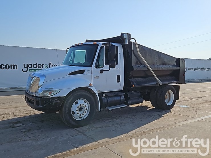 2006-international-durastar-4300-image-1