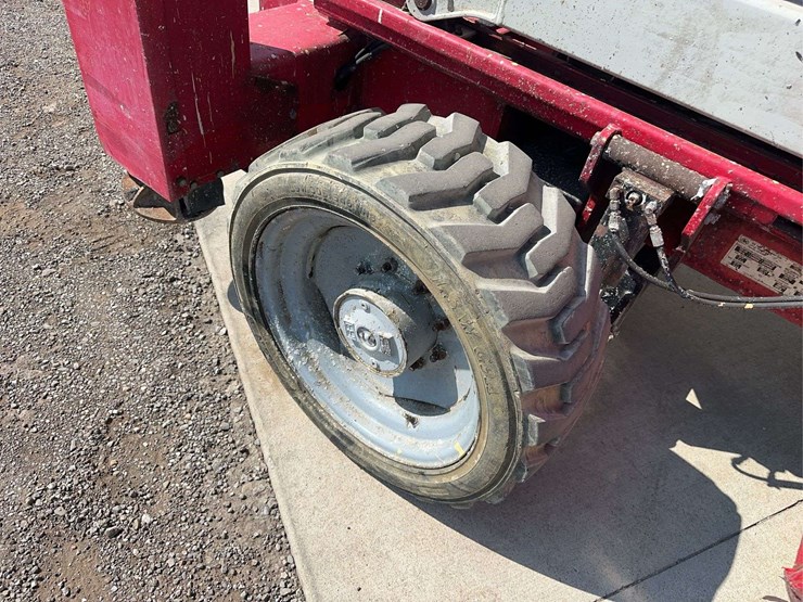 2014-meck-rough-terrain-lift-image-6
