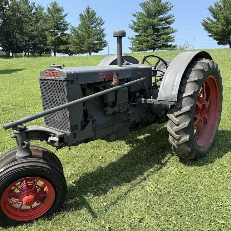 CASE CC Tractor