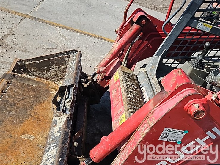 2018-takeuchi-tl6r-image-16