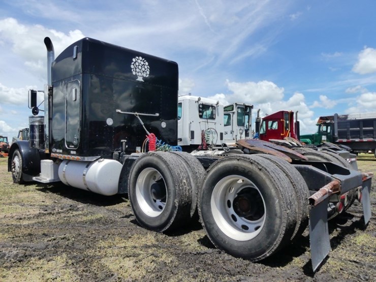 2002-peterbilt-379-image-4