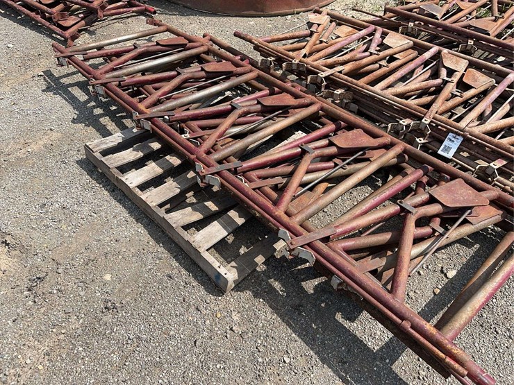 pallet-of-(3)-cattle-headlocks-image-4