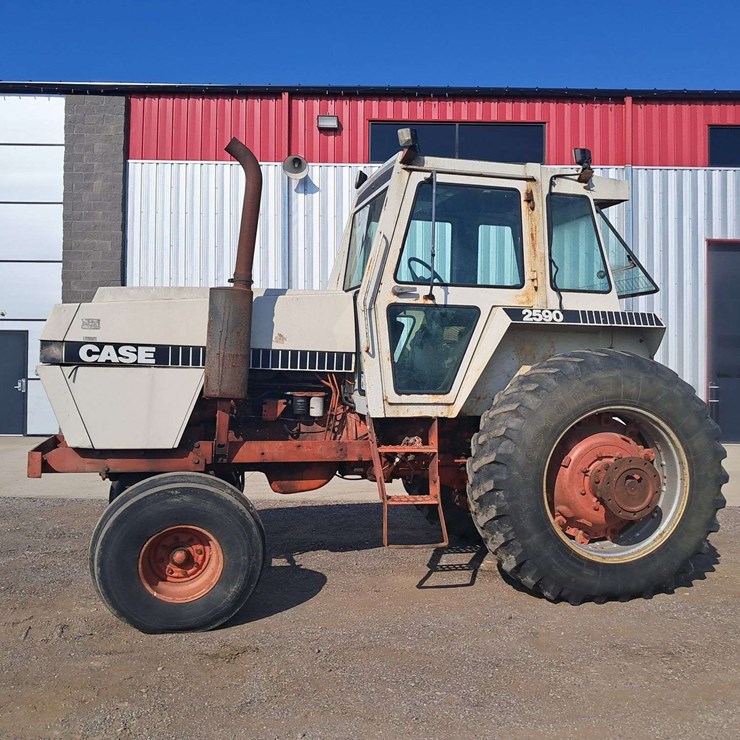 J I CASE 2590