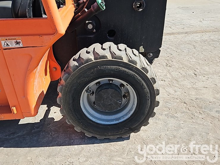 2018-jlg-g5-18a-image-13