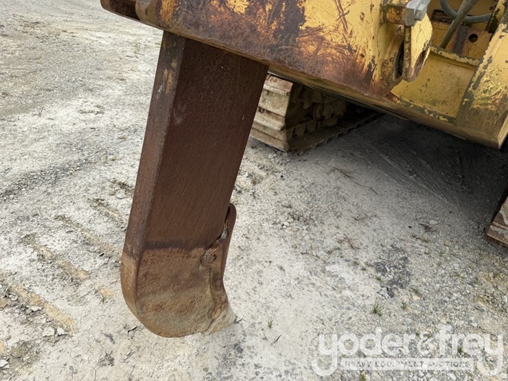 2005-caterpillar-d8t-image-23
