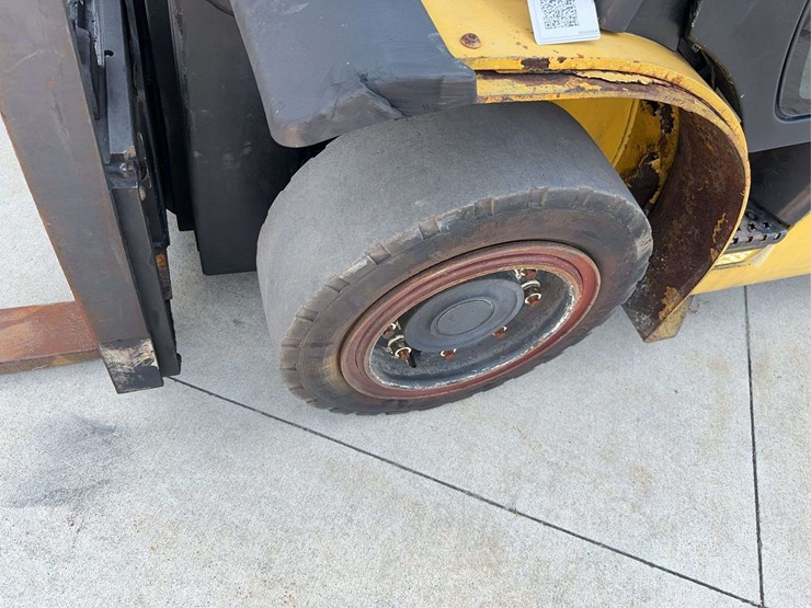 2013-yale-gip080-forklift-image-6