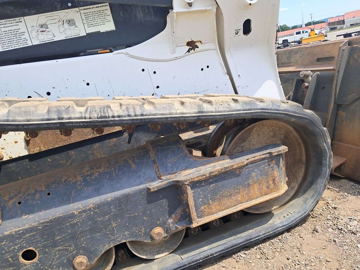 2016-bobcat-t595-image-8