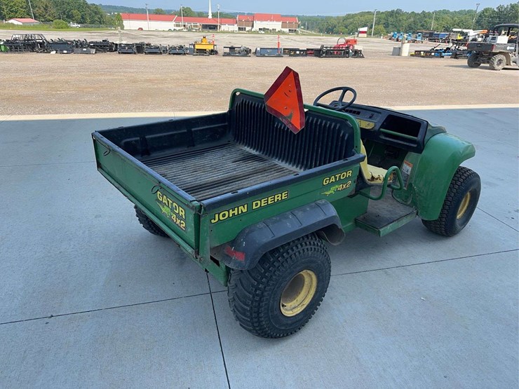 john-deere-gator-image-3