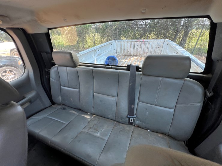 2009-chevrolet-2500-image-32