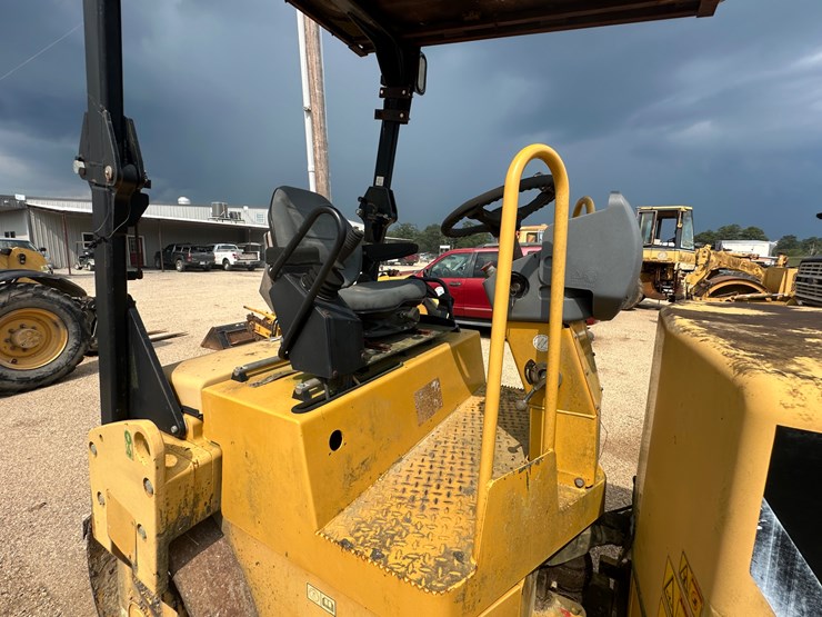 caterpillar-cb34xw-image-17