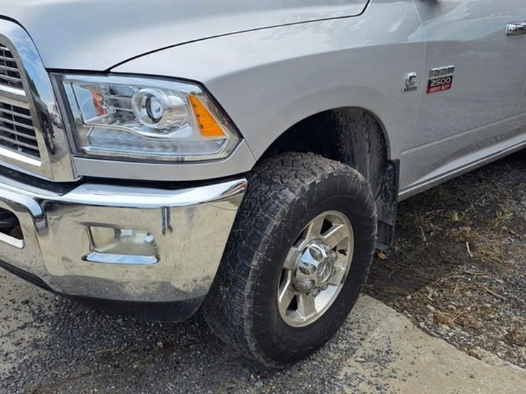 2011-dodge-2500-image-6