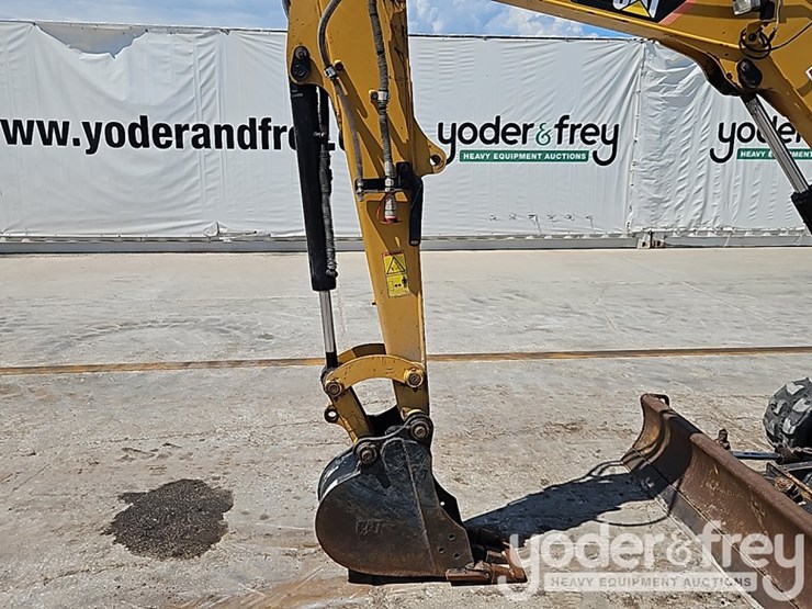 2019-caterpillar-303-image-18