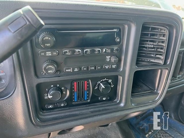 2006-chevrolet-silverado-2500hd-image-17