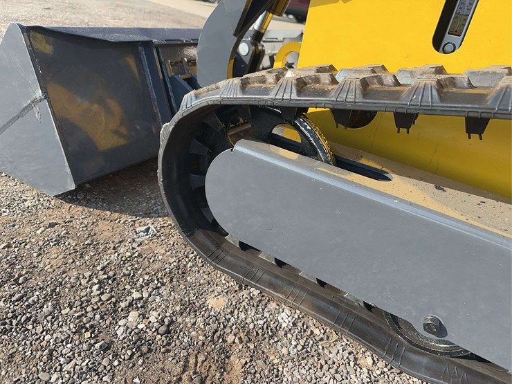2025-land-hero-mini-stand-on-skid-loader-image-8
