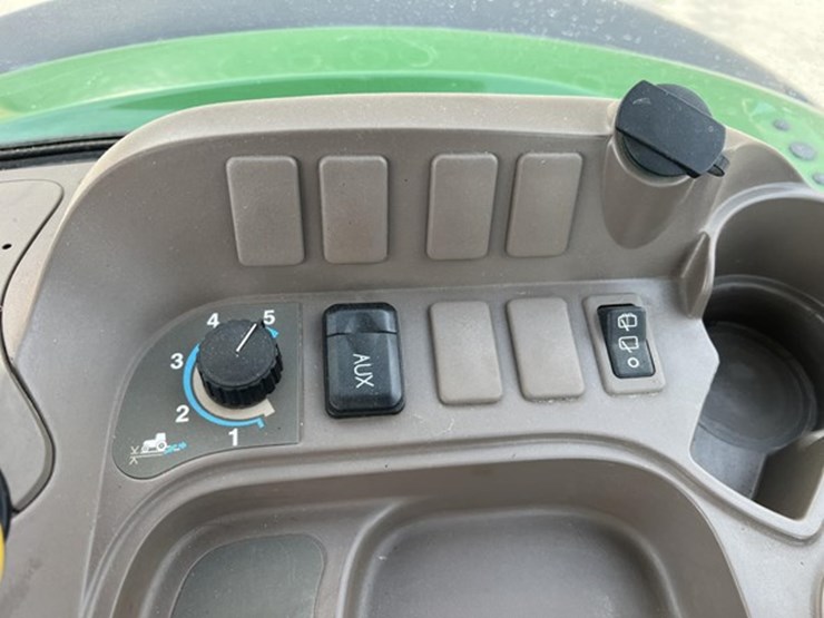 2012-john-deere-5115m-image-33