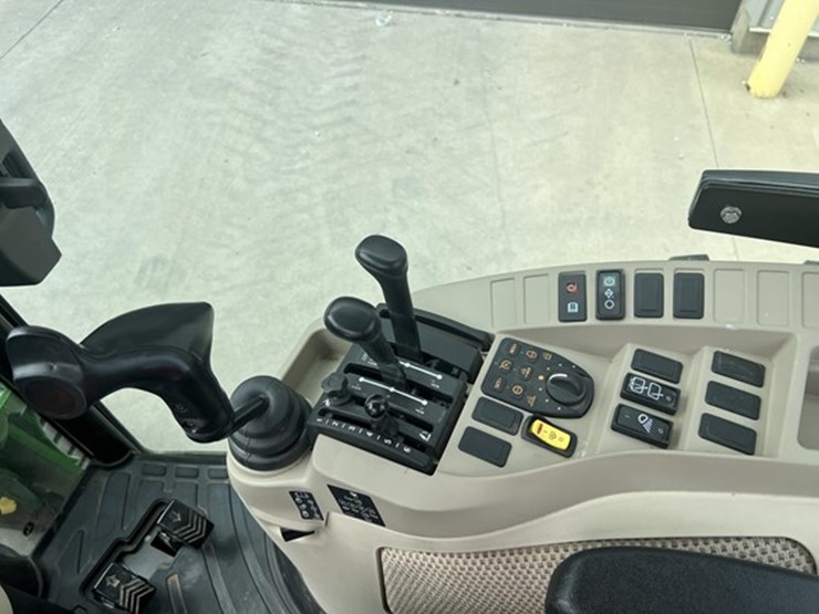2024-john-deere-4066r-image-30