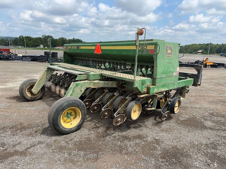 john-deere-750-image-3
