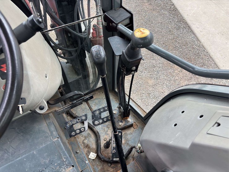 massey-ferguson-4225-image-23