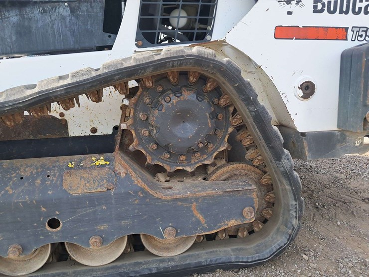 2016-bobcat-t595-image-5