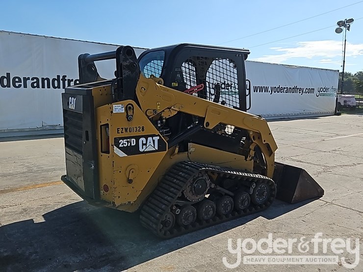 2015-caterpillar-257d-image-4
