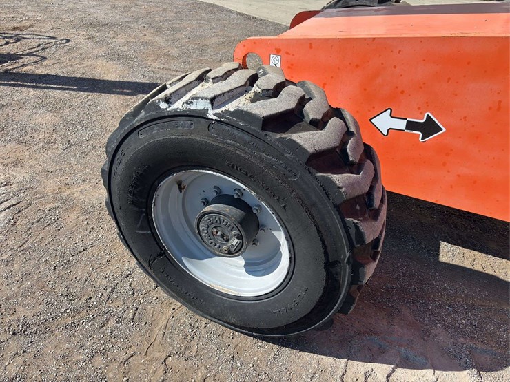 2009-jlg-660sj-image-6