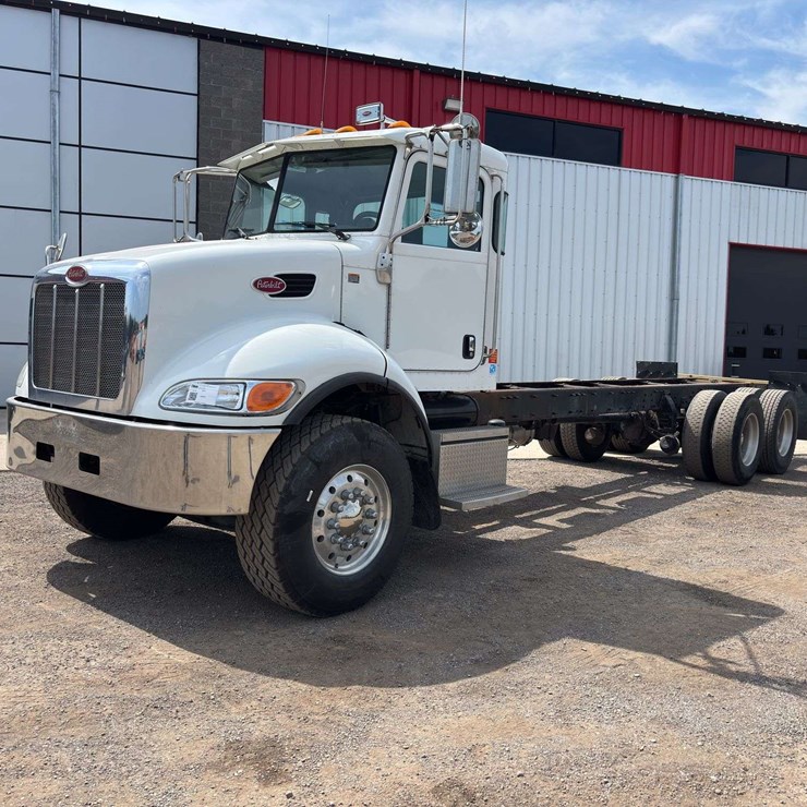 2012 PETERBILT 348