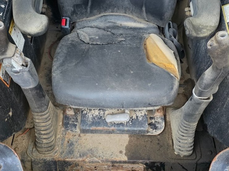 john-deere-250-image-34