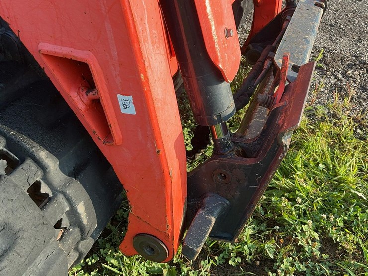 2015-kubota-svl90-2-image-44