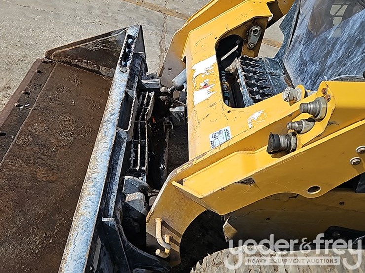 2023-caterpillar-259d3-image-15