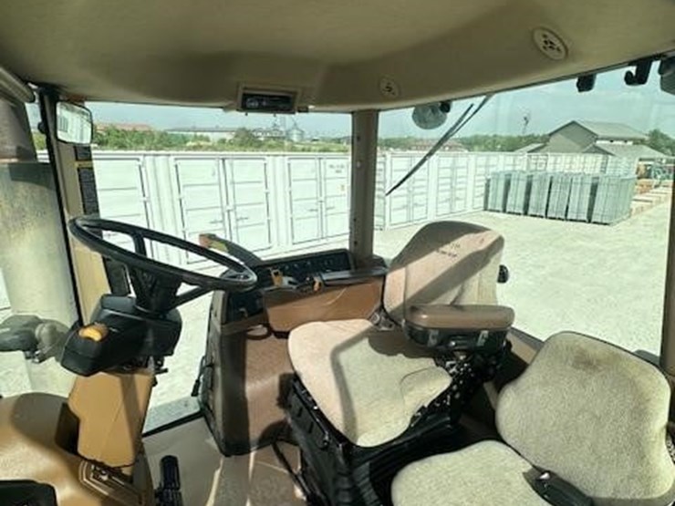 2006-john-deere-8330-image-17