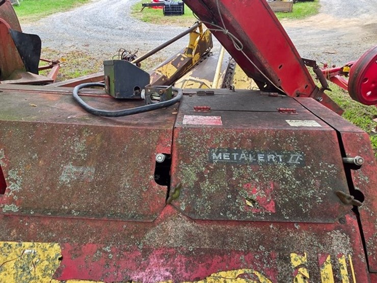 new-holland-790-image-10