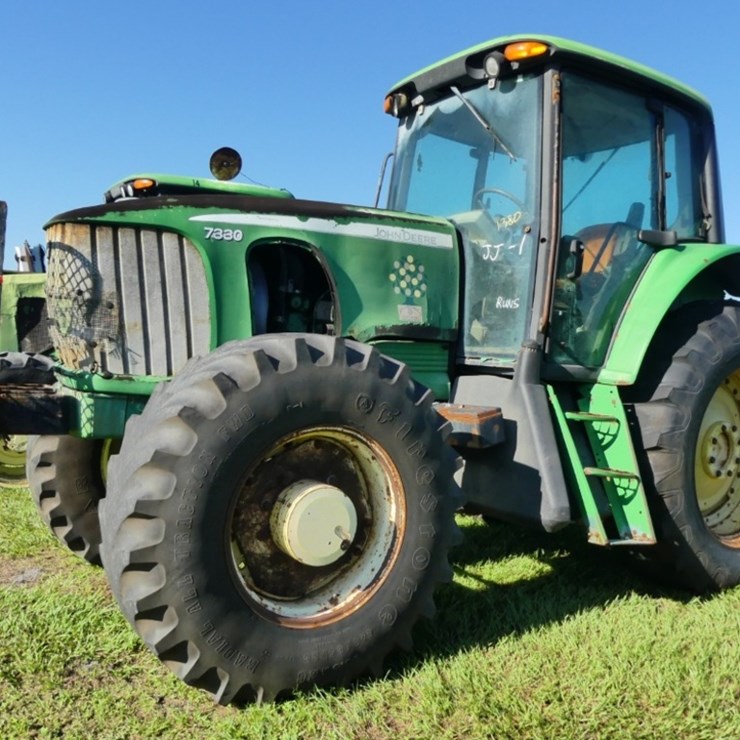 JOHN DEERE 7330