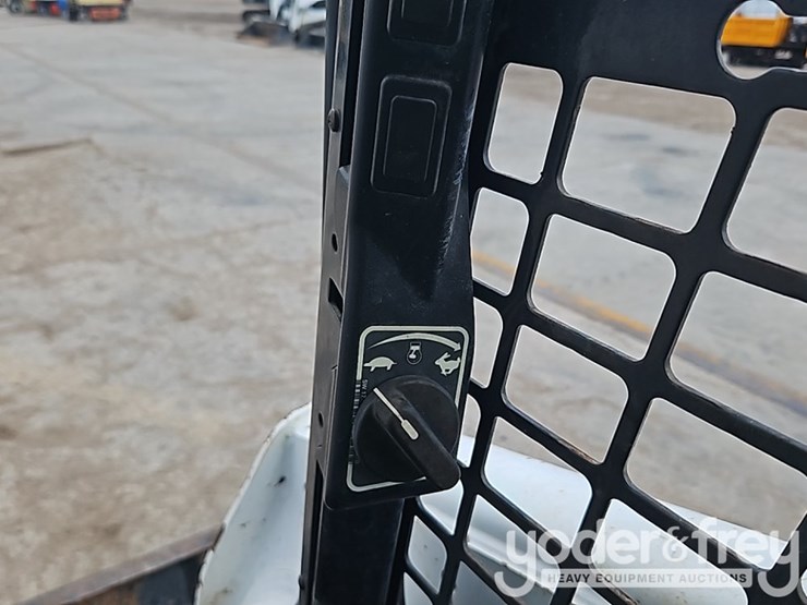 2019-bobcat-t740-image-18