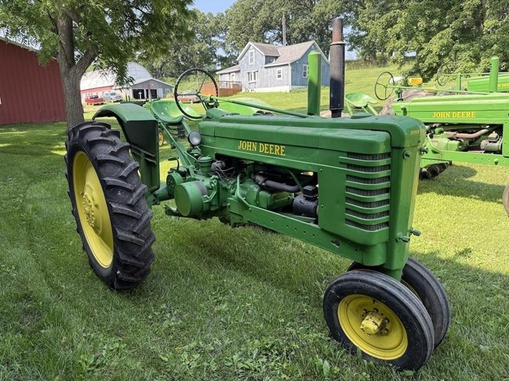 john-deere-b-image-3