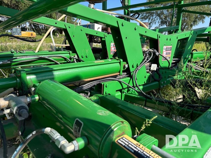 john-deere-2410-image-25