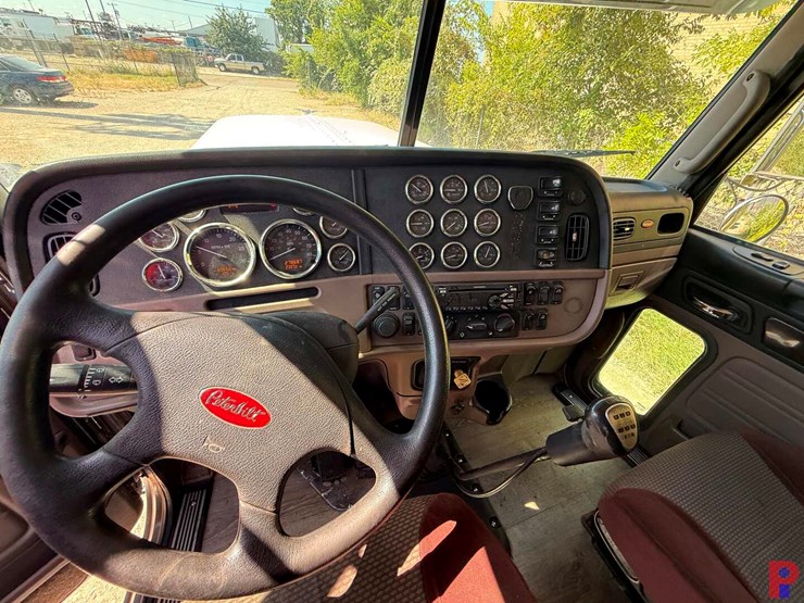 2014-peterbilt-389-image-6