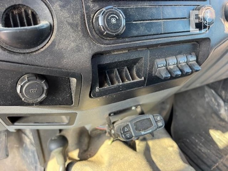 2011-ford-f550-sd-image-38